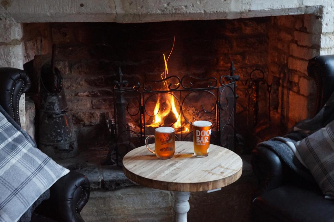 The Barge Inn Bradford-On-Avon Exterior photo